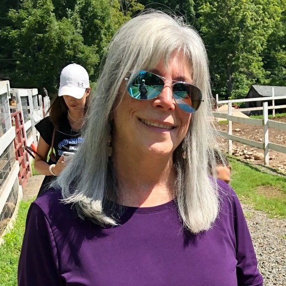 Meet your Posher, Alisa - Picture 2 of 5